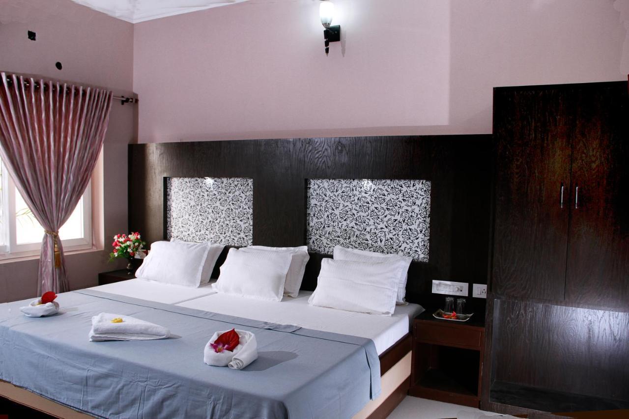 Hotel Skyark Канякумари Екстериор снимка
