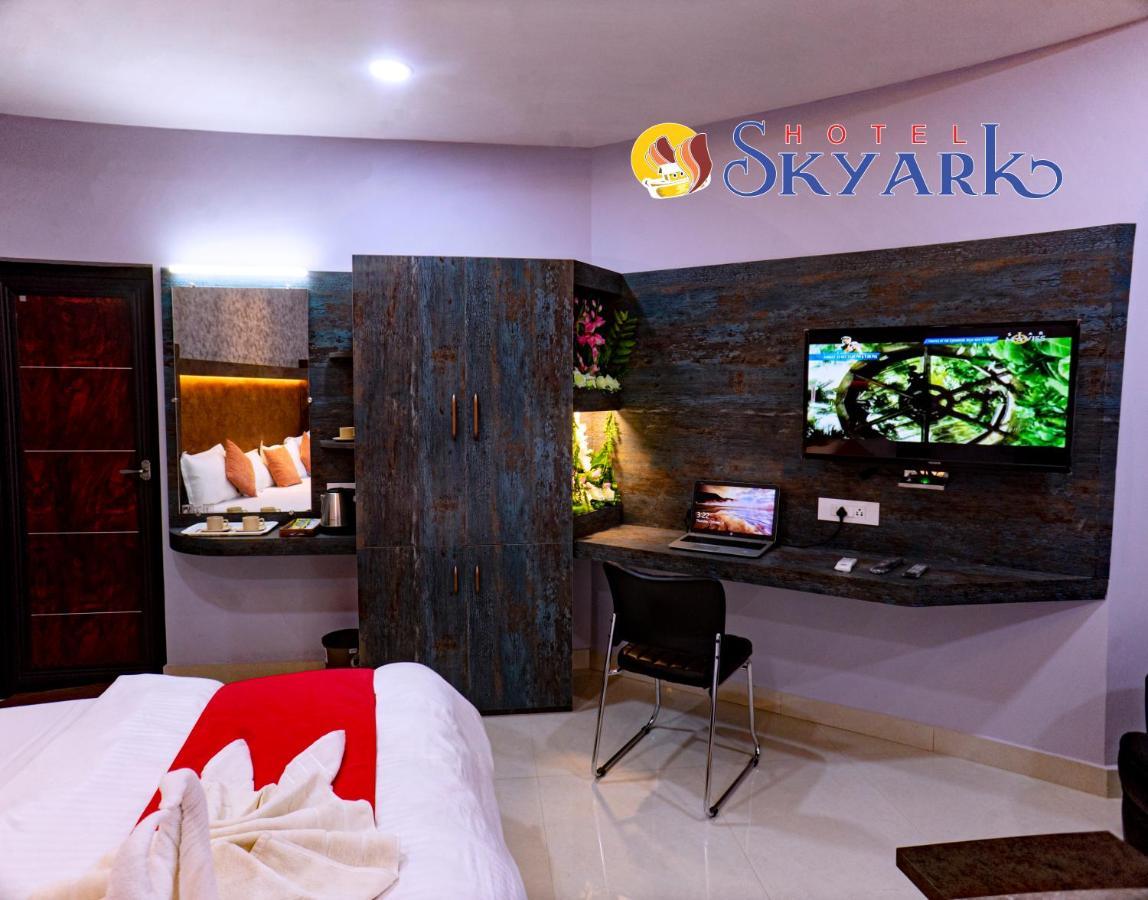 Hotel Skyark Канякумари Екстериор снимка