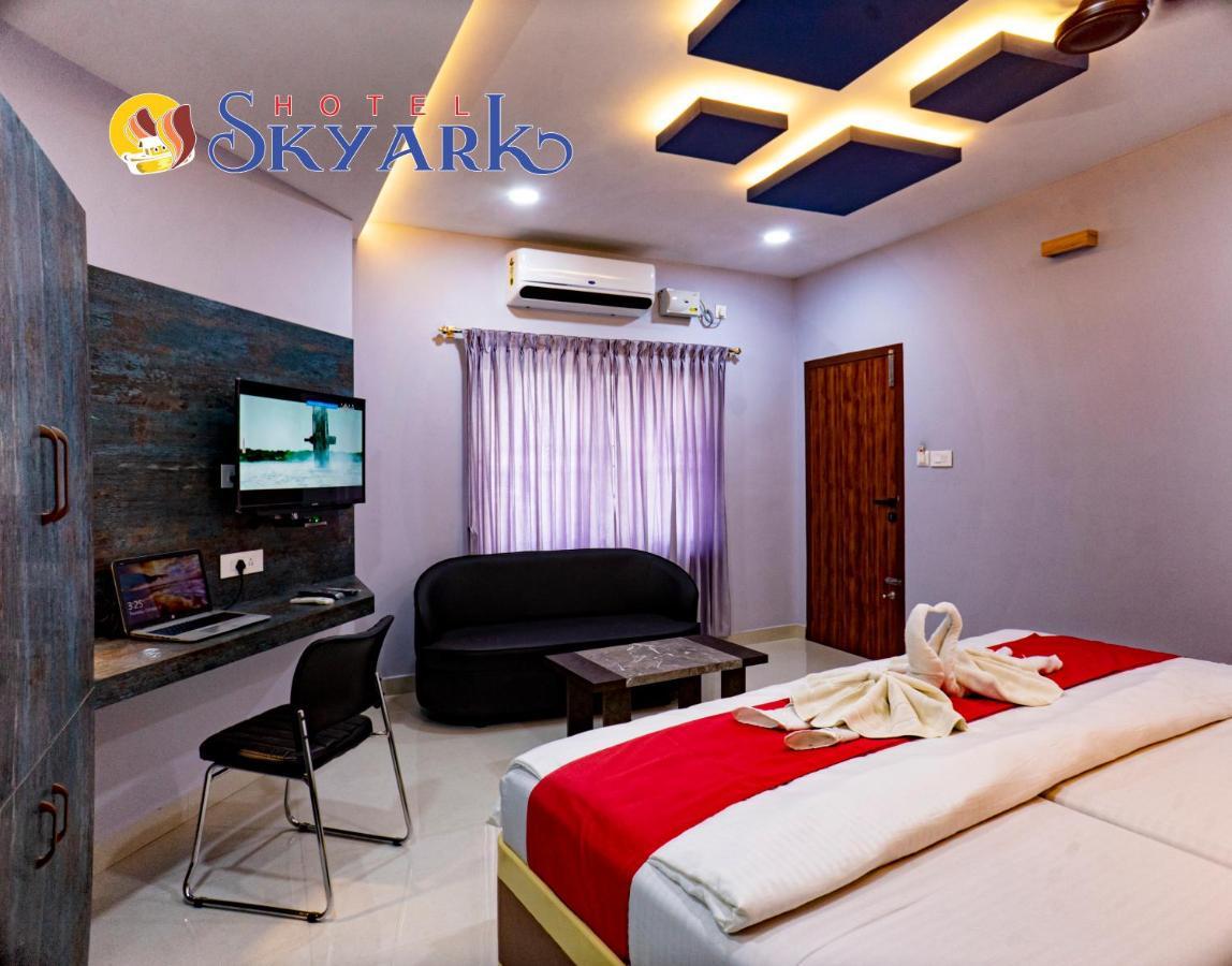 Hotel Skyark Канякумари Екстериор снимка