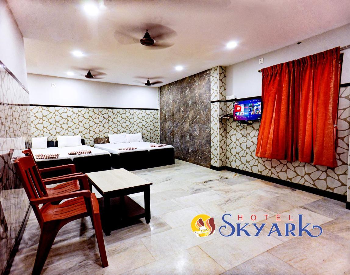 Hotel Skyark Канякумари Екстериор снимка