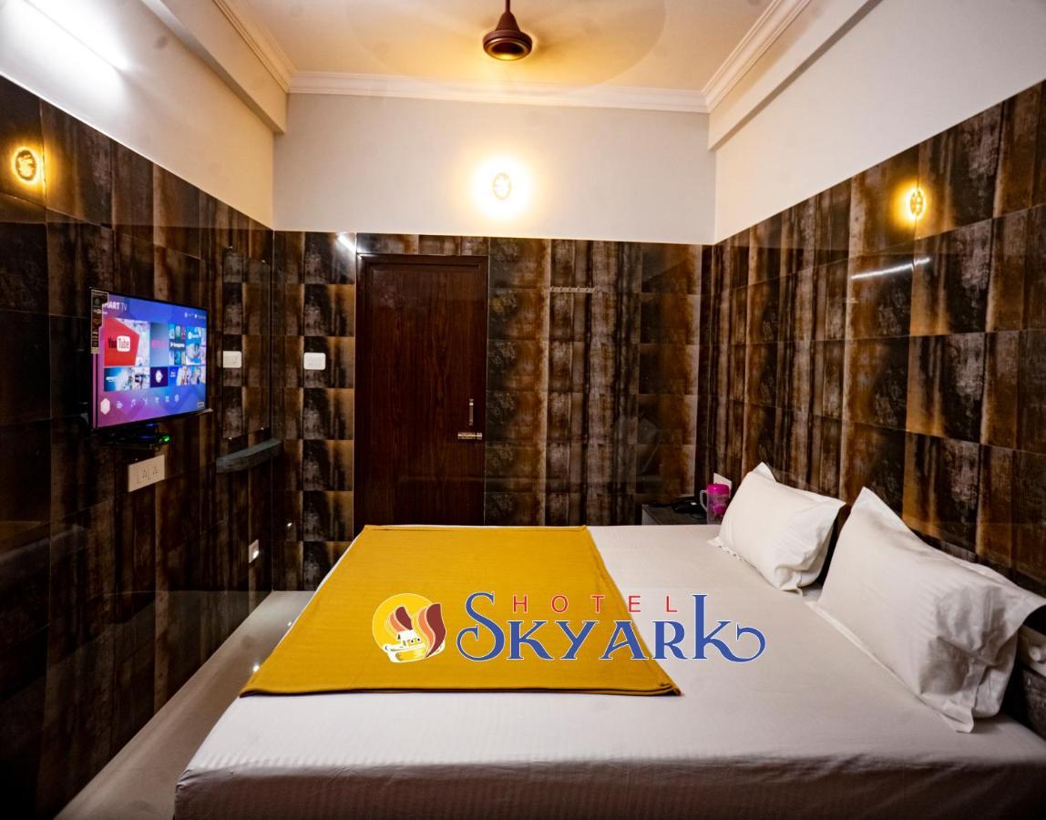 Hotel Skyark Канякумари Екстериор снимка
