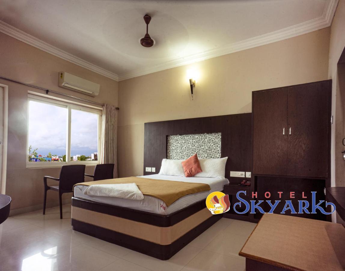 Hotel Skyark Канякумари Екстериор снимка