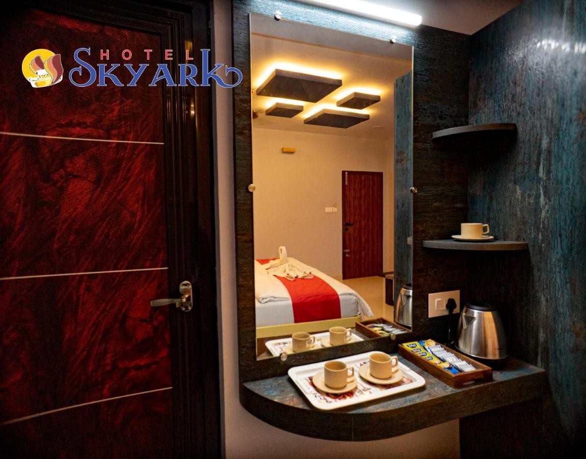 Hotel Skyark Канякумари Екстериор снимка