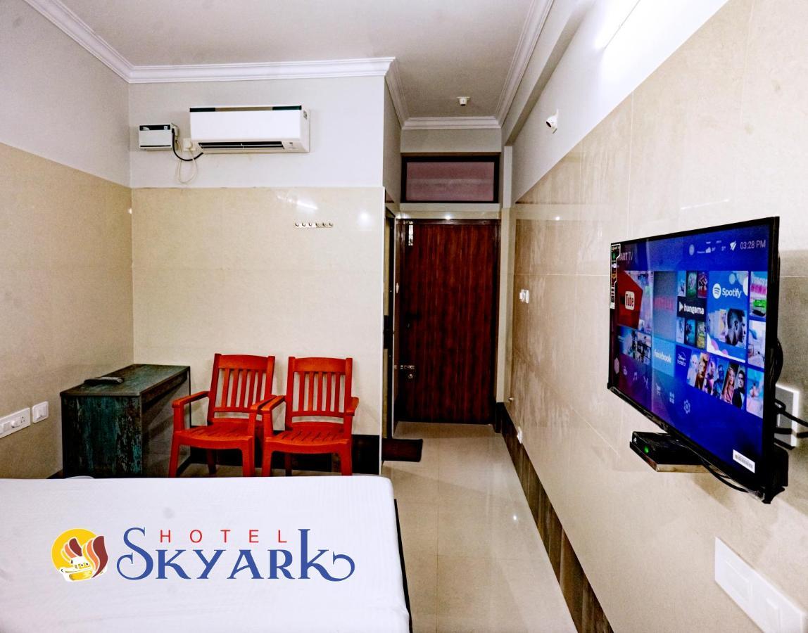 Hotel Skyark Канякумари Екстериор снимка