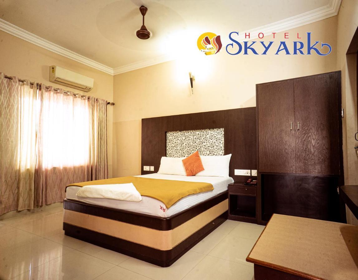 Hotel Skyark Канякумари Екстериор снимка