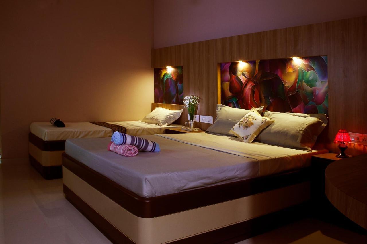 Hotel Skyark Канякумари Екстериор снимка