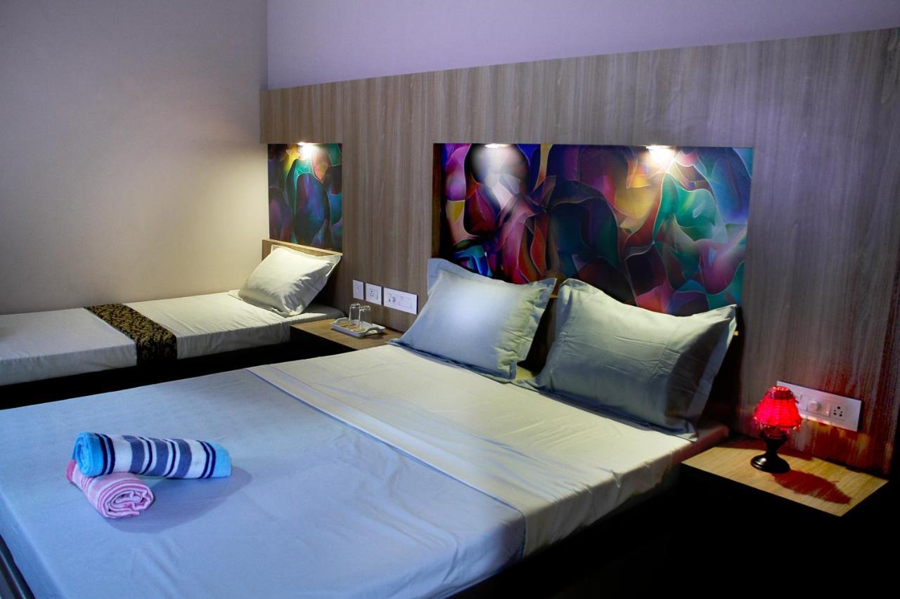 Hotel Skyark Канякумари Екстериор снимка
